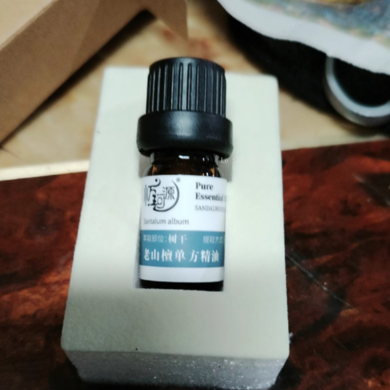 Indian Mysore Old Mountain San - Sandalwood Perfume Oil review and price